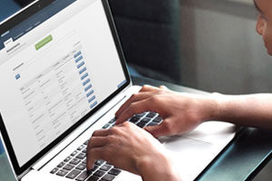 Si on en croit un rapport récemment publié par Symantec, en 2016 la France s'est positionnée en deuxième position des pays les plus touchés par le vol de données personnelles. Si des actions ont été menées dans le sens de remédier à cette situation et de garantir une meilleure sécurité informatique aux utilisateurs du web, les pirates informatiques de leur côté ne lésinent sur aucun moyen pour dérober ses informations. Face au danger que cela représente, nombreuses sont les personnes et entreprises qui se posent la question de savoir comment protéger ces précieuses données. Si vous faites partie de celles-ci, continuez votre lecture pour trouver des éléments de réponse.  Données personnelles, de quoi s'agit-il ?    Administration, association, boutique en ligne, entreprise, à l'ère du numérique toute organisation détient des données à caractère personnel à des fins diverses, avec cette lourde responsabilité de veiller à ce que les personnes non autorisées ne puissent pas y avoir accès. De nos jours la sécurité informatique, service proposé par des professionnels comme Adealis, est le moyen le plus sûr d'empêcher que ces données ne soient piratées et exploitées par des personnes malveillantes.  Définies par la loi informatique et libertés comme toute information relative à une personne physique identifiée ou qui peut être identifiée directement ou indirectement, les données personnelles peuvent être une adresse, un numéro d'immatriculation, un numéro de carte de crédit, un numéro de téléphone ou encore un élément biométrique à l'instar de l'empreinte digitale. Utilisées par une personne mal intentionnées, elles peuvent lui permettre de vous porter lourdement atteinte, d'où l'importance de les protéger.  Sécurité informatique, les précautions à prendre pour sécuriser des informations à caractère personnel   Sans une bonne sécurité informatique les attaques dont vous pouvez être victime sont nombreuses. En vous rendant sur le site Gataka vous pourrez vous faire une idée à ce sujet. Il est donc important pour une entreprise de n'avoir aucune lacune en cybersécurité. Il ne s'agit pas seulement de préserver la vie privée des personnes dont l'entreprise détient des données sensibles, mais aussi de préserver votre réputation. De plus, un piratage des informations personnelles peut donner lieu à de lourds dommages et intérêts.  En faisant appel à une structure spécialisée en matière de sécurité informatique vous pourrez obtenir une solution sur mesure qui correspond à vos besoins. Elle vous garantit par ailleurs un accès aux données restreint aux seules personnes habilitées, ceci dans le respect de la durée de conservation desdites données. À l'implémentation d'une bonne solution peuvent venir en complément des gestes simples, mais qui vont optimiser la protection des données récoltées. Il s'agit notamment de :           Ne travailler que via des réseaux Wi-Fi sécurisés surtout lorsqu'il s'agira de transmettre des données personnelles           Mettre régulièrement à jour ses logiciels et pare-feu et renforcer la sécurité de vos mots de passe en les composant de minuscules, de majuscules et de chiffes           Vérifier la provenance de chaque mail reçu et se méfier de ceux qui proviennent d'expéditeur inconnu           Se fier uniquement à des sites sécurisés quand il est question d'effectuer des transactions ou des échanges sensibles.         Se rassurer que votre IP soit toujours masqué en utilisant soit un réseau virtuel soit un proxy          Bien utiliser le navigateur notamment en vidant régulièrement le cache, en optant pour la navigation privée et en paramétrant la sécurité du navigateur  Les données personnelles sont une importante vache à lait, raison pour laquelle elles sont très souvent piratées. Avec une bonne sécurité informatique il est possible de les protéger efficacement. Pour aller plus loin sur le sujet rendez-vous sur ce site. 